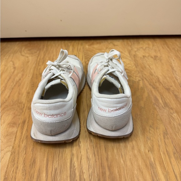 New Balance 237 Sneakers in Sea Salt/Pink Haze Futures - Picture 5 of 9